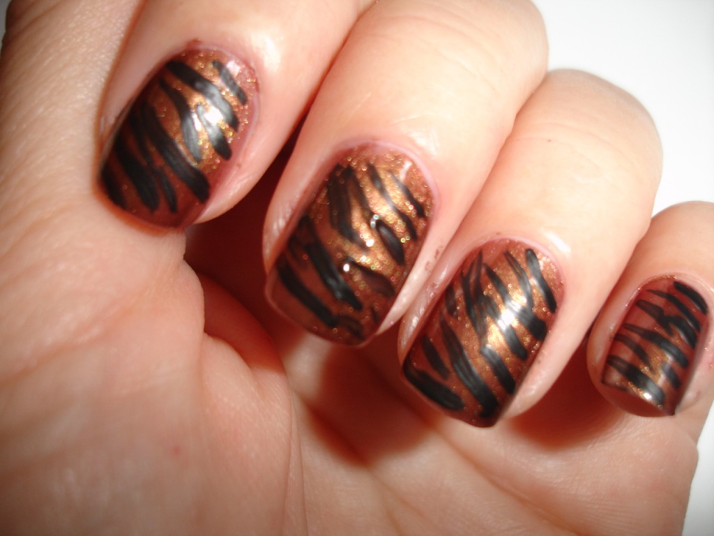 Tiger Nail Art